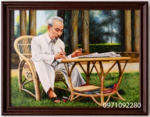 Tranh bác hồ ngồi làm việc quà tặng đẹp
